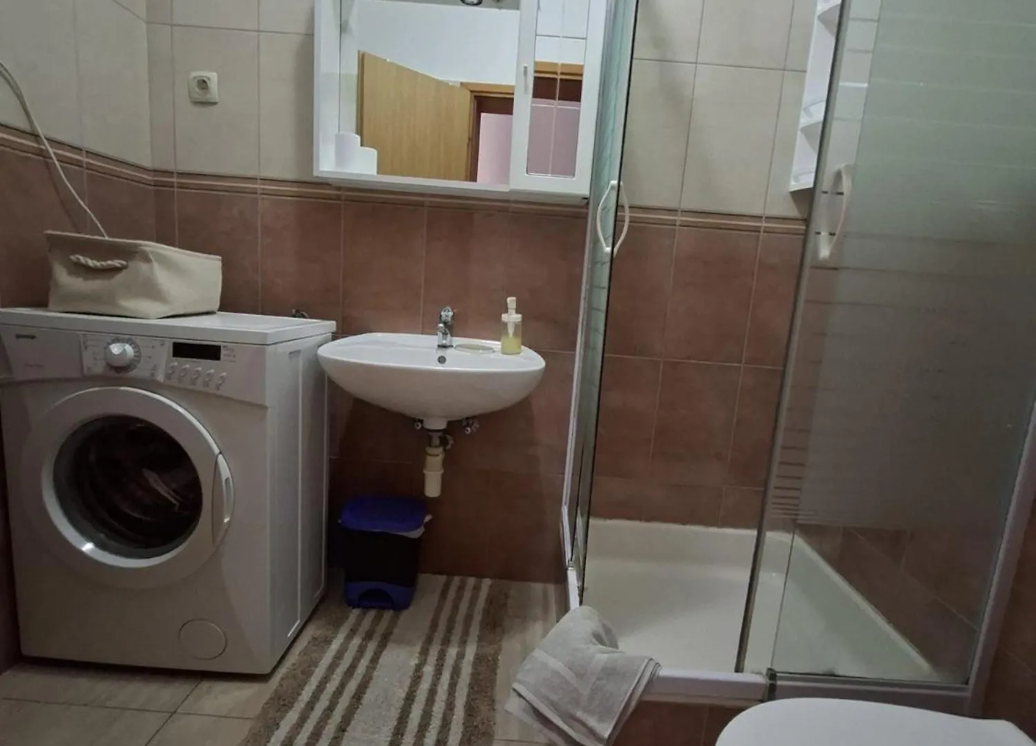 Apartmani Lucia - 33151 Pakoštane 0*,